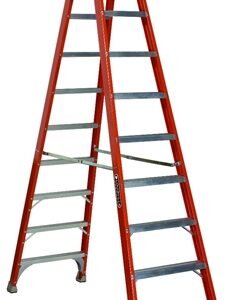 ESCALERA TIPO A DE 10 PIES DOBLE PASO, FIBRA DE VIDRIO, 300 LB, MARCA LOUISVILLE